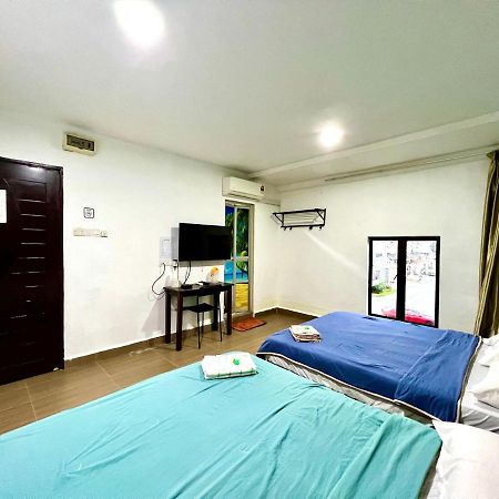 Homestay 55 جوهر بهرو المظهر الخارجي الصورة