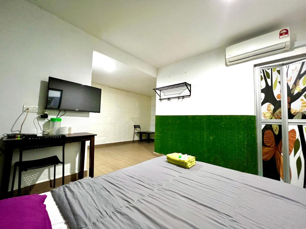 Homestay 55 جوهر بهرو المظهر الخارجي الصورة